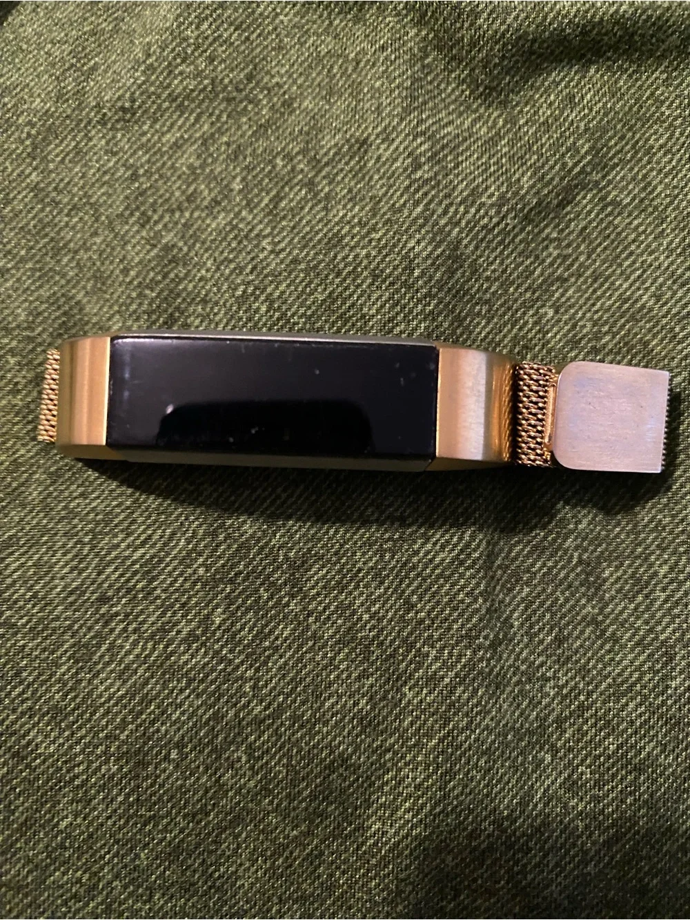 fitbit Rose Gold Metal Mesh Band Smart Tracker with Black Display